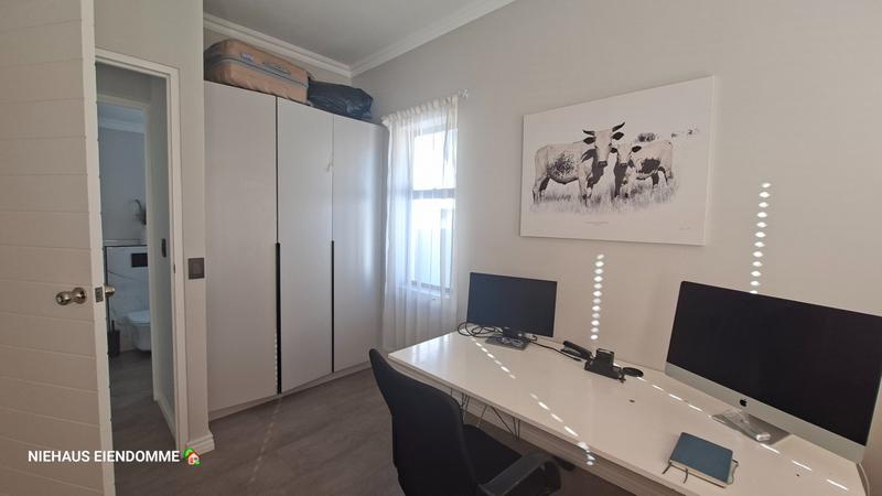 4 Bedroom Property for Sale in Sitari Country Estate Western Cape